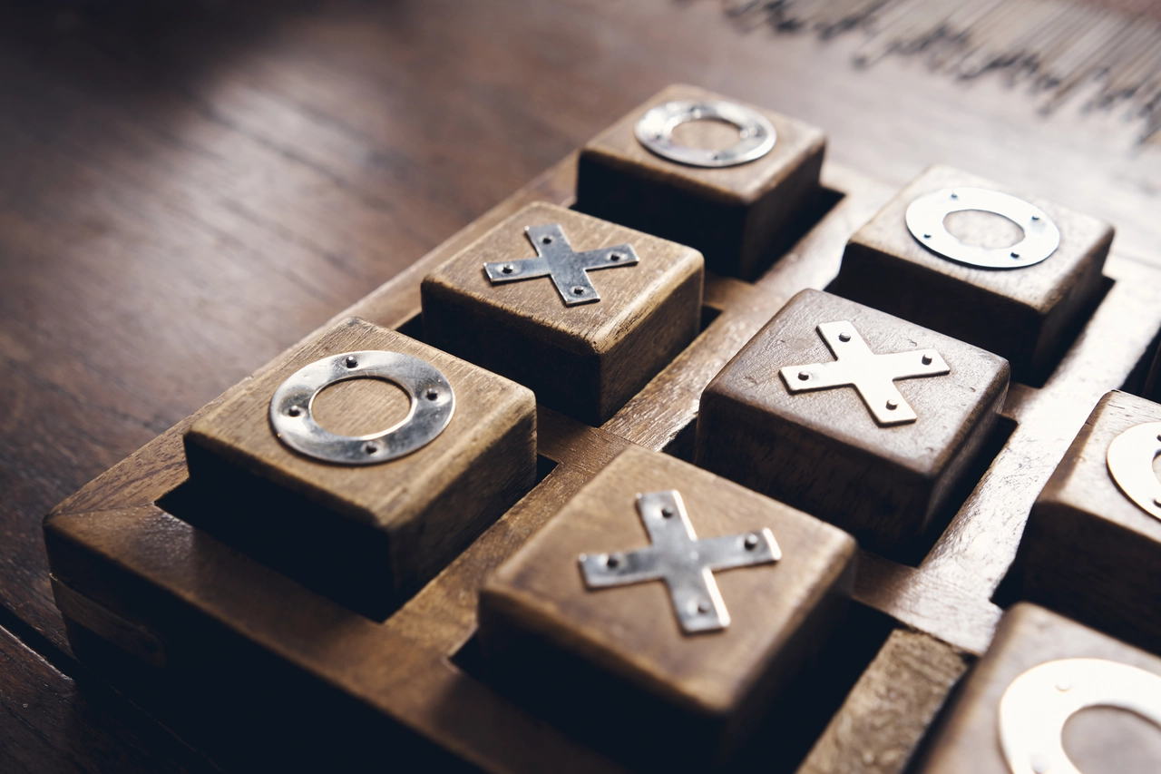 密室關卡圈叉按鈕謎題