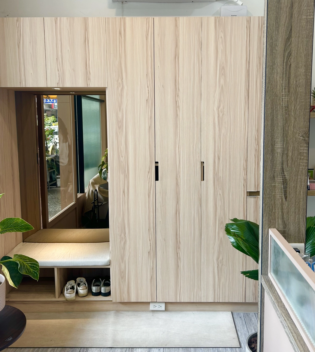 選用進口精油搭配油壓熱石課程達到放鬆